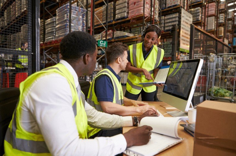 How Construction and Manufacturing Businesses Can Share Their Expertise Online